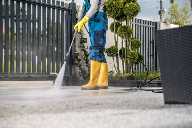 Best Animal Enclosure Cleaning  in Brooktrails, CA